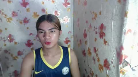Snapshot of hoelykarina chatting on 03/08/26, 02:04 Karina3 online show from 03/08/26, 02:04