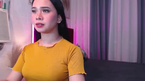 hoelymolly online show from 11/28/25, 07:00