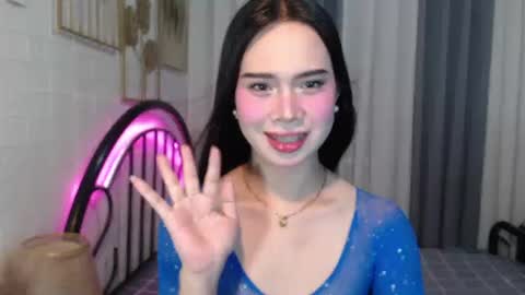 hoelymolly online show from 06/15/26, 06:21