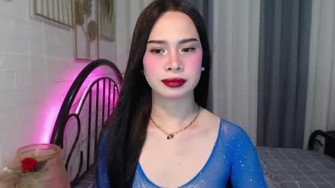 hoelymolly online show from 06/20/26, 06:22