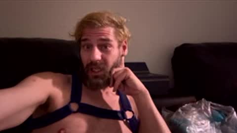 Snapshot of hoffman0189 chatting on 02/26/26, 03:27 hoffman0189 online show from 02/26/26, 03:27