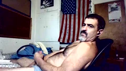Snapshot of hoglegg99384194 chatting on 10/14/25, 03:02 hoglegg99384194 online show from 10/14/25, 03:02