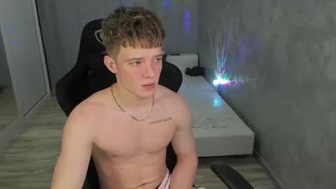 Snapshot of hogrider192 chatting on 01/29/25, 10:11 Victor online show from 01/29/25, 10:11