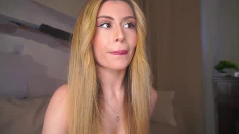 Moni Monica online show from 05/15/26, 08:10