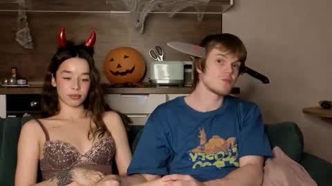 Snapshot of holdonbitch chatting on 10/30/25, 07:36 Misha and Stacy online show from 10/30/25, 07:36