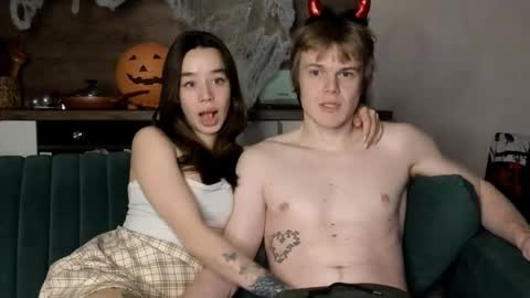 Snapshot of holdonbitch chatting on 11/03/25, 01:08 Misha and Stacy online show from 11/03/25, 01:08