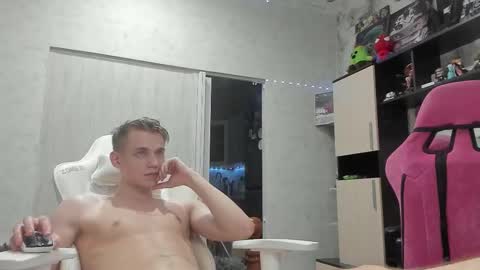 Snapshot of holiday_boys chatting on 09/11/25, 05:57 Extaz Athrey Howard online show from 09/11/25, 05:57