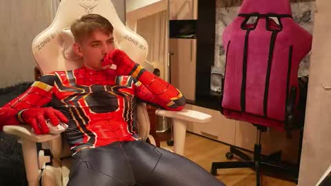 Snapshot of holiday_boys chatting on 10/30/25, 06:41 Extaz Athrey Howard online show from 10/30/25, 06:41