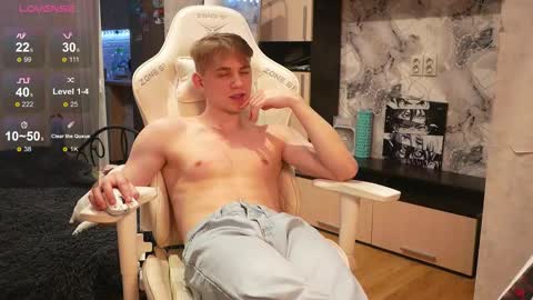 Snapshot of holiday_boys chatting on 11/02/25, 09:50 Extaz Athrey Howard online show from 11/02/25, 09:50