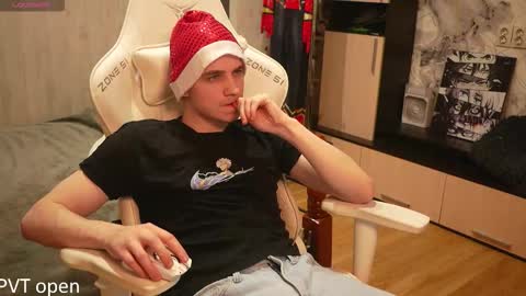 Snapshot of holiday_boys chatting on 01/06/26, 04:27 Extaz Athrey Howard online show from 01/06/26, 04:27