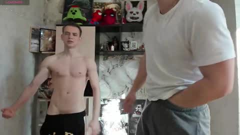 Snapshot of holiday_boys chatting on 03/16/26, 07:12 Extaz Athrey Howard online show from 03/16/26, 07:12