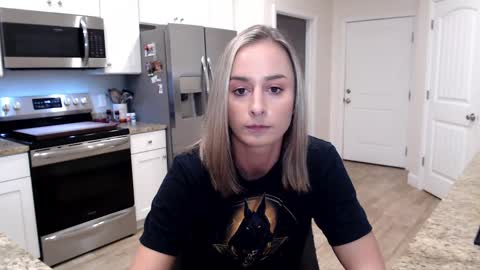 Holi Hurricane online show from 02/14/25, 04:15