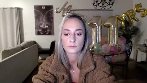 Holi Hurricane online show from 02/18/25, 05:09