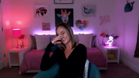 Holi Hurricane online show from 03/06/25, 03:57