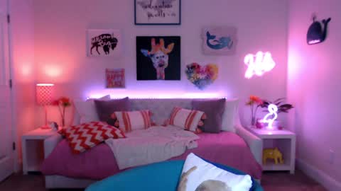 Holi Hurricane online show from 10/16/25, 02:45