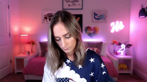 Holi Hurricane online show from 10/22/25, 02:23