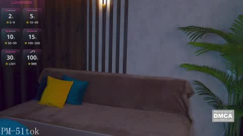 Snapshot of holl1would chatting on 12/04/24, 07:23 My social media links subscribe to support me online show from 12/04/24, 07:23