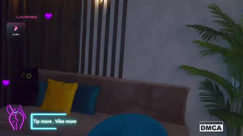 Snapshot of holl1would chatting on 02/21/25, 03:23 My social media links subscribe to support me online show from 02/21/25, 03:23