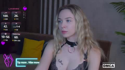 Snapshot of holl1would chatting on 03/01/25, 06:57 My social media links subscribe to support me online show from 03/01/25, 06:57