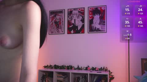 Snapshot of holliwould_ chatting on 01/28/25, 06:39 Holli online show from 01/28/25, 06:39