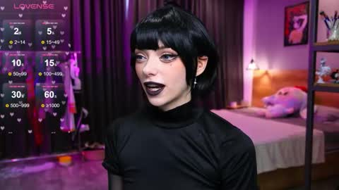 Snapshot of holliwould_ chatting on 01/17/26, 05:56 Holli online show from 01/17/26, 05:56