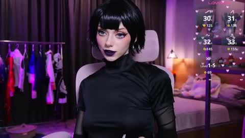 Snapshot of holliwould_ chatting on 02/06/26, 11:35 Holli online show from 02/06/26, 11:35