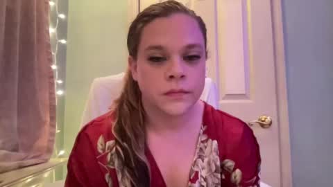 Snapshot of holly23hopefull chatting on 12/14/24, 12:33 Hollys Drive threw Side Of CB. online show from 12/14/24, 12:33