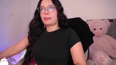 Snapshot of holly_16 chatting on 10/06/25, 12:52 holly_16 online show from 10/06/25, 12:52