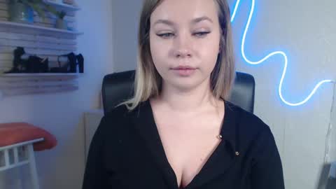 Holly online show from 12/13/24, 09:57