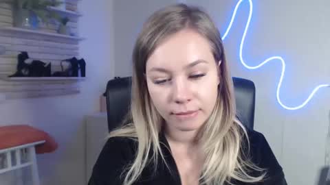 Holly online show from 12/16/24, 10:40