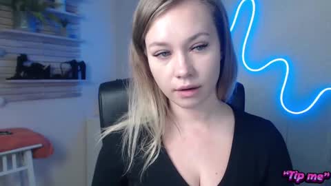 Holly online show from 12/19/24, 06:56