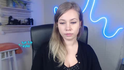 Holly online show from 12/30/24, 10:21