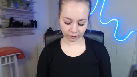 Holly online show from 12/31/24, 07:10