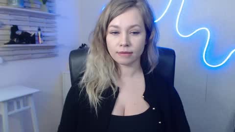 Holly online show from 01/14/25, 06:24