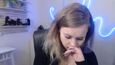 Holly online show from 01/15/25, 07:37