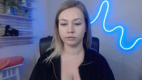 Holly online show from 01/17/25, 09:39