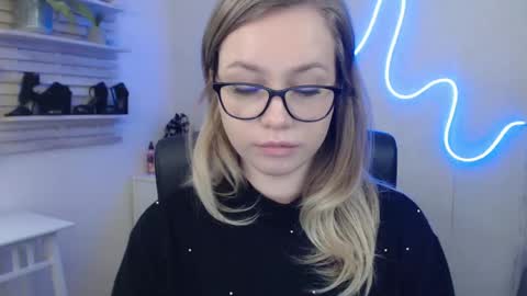 Holly online show from 01/22/25, 09:35