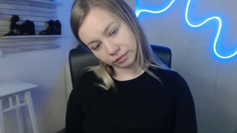 Holly online show from 02/10/25, 04:52