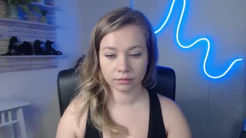 Holly online show from 02/19/25, 05:16