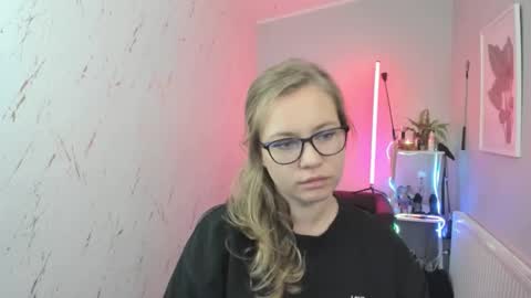 Holly online show from 10/07/25, 07:00