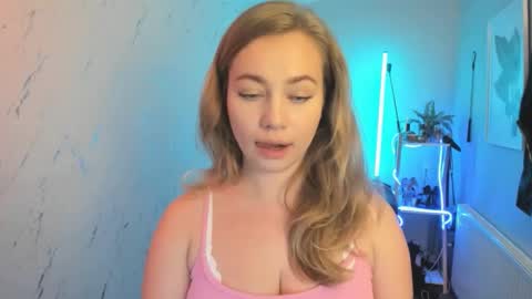 Holly online show from 10/14/25, 06:20