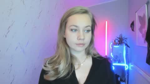 Holly online show from 10/21/25, 06:19