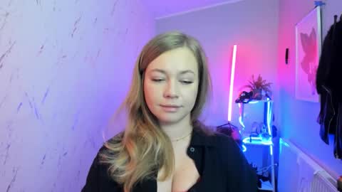 Holly online show from 11/13/25, 06:40