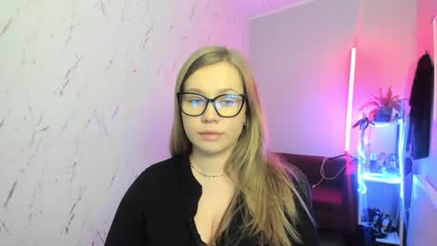 Holly online show from 12/21/25, 08:49