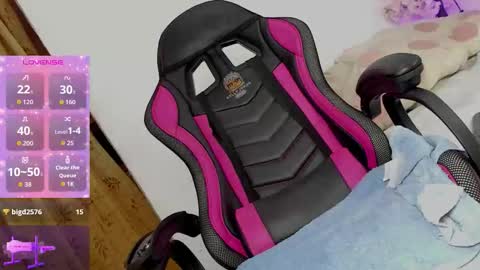   online show from 10/15/25, 02:39