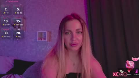 holly_molly8 online show from 02/12/25, 11:41