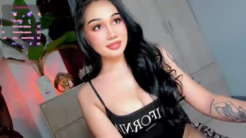 Snapshot of holly_preciousxx chatting on 05/10/26, 08:19 Hi Im Precious online show from 05/10/26, 08:19