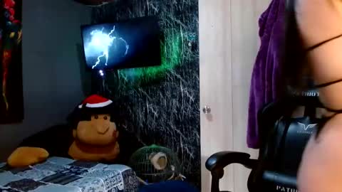 Snapshot of holly_thomsonx69 chatting on 12/30/24, 03:57 holly_thomsonx69 online show from 12/30/24, 03:57