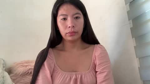 Snapshot of holly_wyn chatting on 04/03/26, 12:30 holly_wyn online show from 04/03/26, 12:30