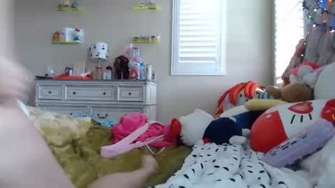 Holly Kitty online show from 02/11/25, 09:35